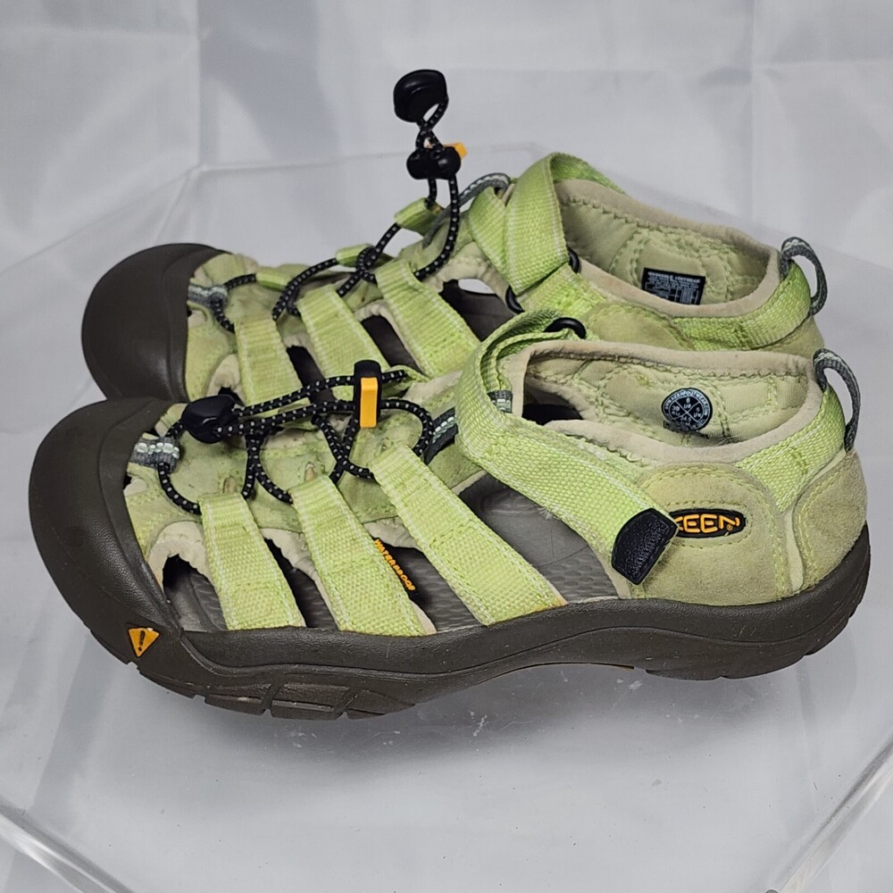 KEEN Newport H2 Men 6/39 Light Green Waterproof Closed Toe Hiking Sandals Used